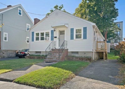 /international/us/28-auriga-st-boston-ma-110120689546/