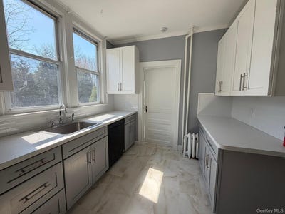 /international/us/24-doxsey-place-lynbrook-ny-110107305292/