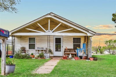 /international/us/819-n-6th-street-sayre-ok-110100565860/