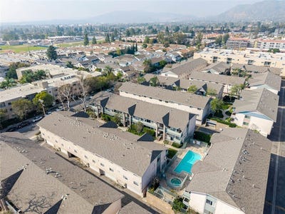 /international/us/13100-bromont-avenue-sylmar-ca-110110275241/