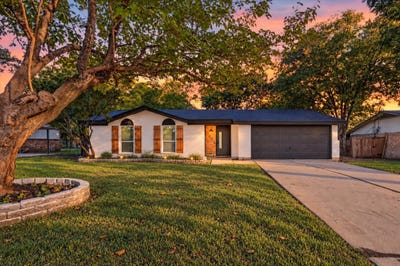 /international/us/1003-e-dallas-street-mansfield-tx-110120425597/
