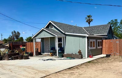 /international/us/2135-pine-street-ceres-ca-110107548043/
