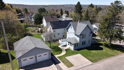 /international/us/944-poplar-street-hancock-mi-110108229344/