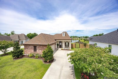 /international/us/17151-ledgestone-dr-prairieville-la-110099825957/