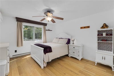/international/us/130-pilgrim-parkway-warwick-ri-110108282147/