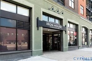 /international/us/1333-w-broad-street-richmond-va-110106840625/