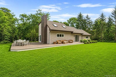 /international/us/80a-springville-road-hampton-bays-ny-110109110082/