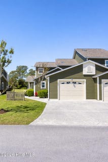 /international/us/901-cedarwood-village-morehead-city-nc-110107379764/