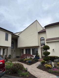/international/us/12-spindle-hill-road-wolcott-ct-110108397367/
