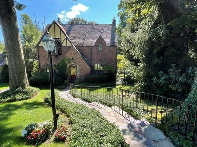 /international/us/1080-woodberry-rd-new-kensington-pa-110109666839/