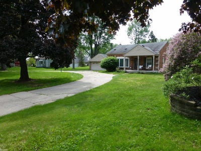 /international/us/5544-meadow-view-street-sterling-heights-mi-110108342915/