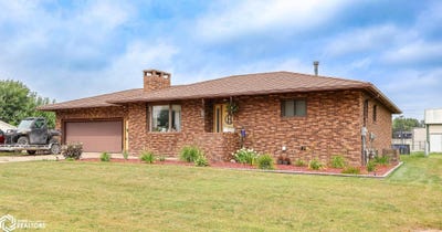 /international/us/701-ne-1st-street-eagle-grove-ia-110119523934/