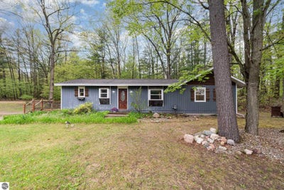 /international/us/11749-birch-drive-lakeview-mi-110099527860/