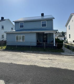 /international/us/122-shaffer-st-uniontown-pa-110100591388/