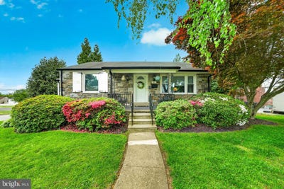 /international/us/65-delia-drive-broomall-pa-110108205859/