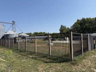 /international/us/103-e-howard-street-bellflower-mo-110105795284/