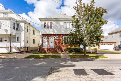/international/us/365-hersom-new-bedford-ma-110110236577/