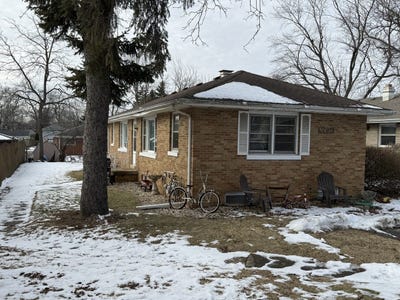 /international/us/1505-east-street-lockport-il-110105838601/