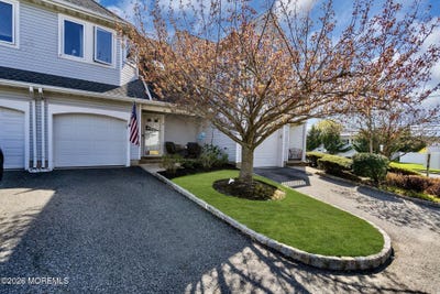 /international/us/4-bayview-court-long-branch-nj-110107352132/