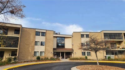 /international/us/11160-anderson-lakes-parkway-eden-prairie-mn-110095538497/