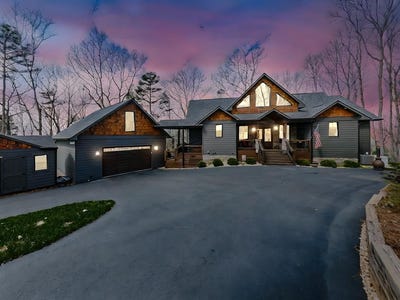 /international/us/208-weeks-drive-ellijay-ga-110108499383/