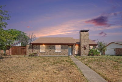 /international/us/711-valley-hill-road-duncanville-tx-110119779229/