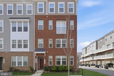 /international/us/10501-john-glenn-street-lanham-md-110107192585/