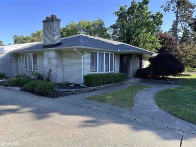 /international/us/38666-moravian-drive-clinton-township-mi-110108541689/