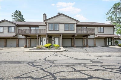 /international/us/2889-charing-cross-road-nw-canton-oh-110099337568/