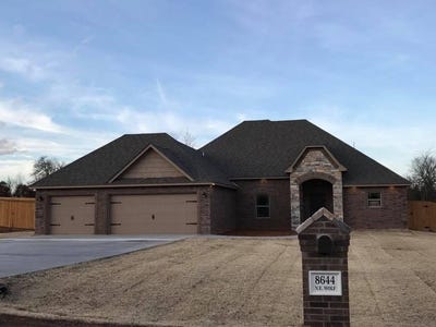 /international/us/8644-ne-wolf-rd-elgin-ok-110108505184/