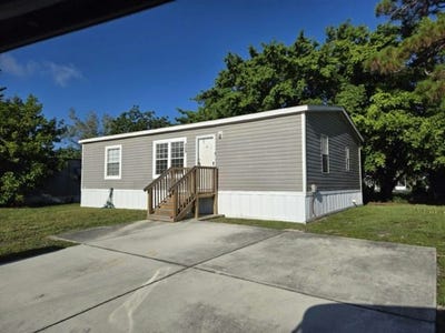 /international/us/100-lisa-lane-greenacres-fl-110101711806/