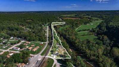 /international/us/101-water-street-lanagan-mo-110108020126/