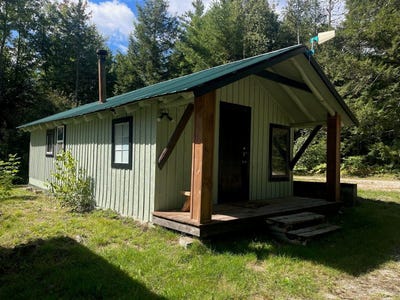 /international/us/28-middle-street-grand-falls-township-me-110110237062/