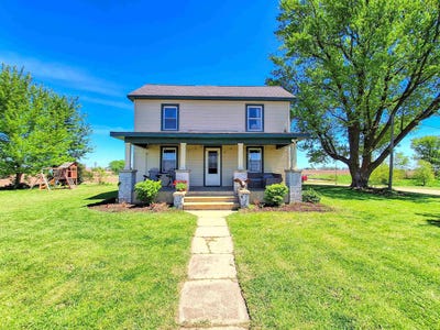 /international/us/10489-maple-grove-road-lanark-il-110108107503/