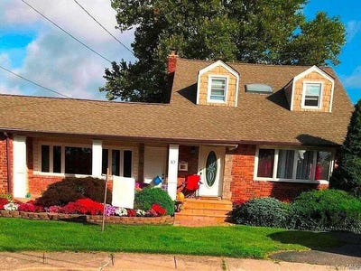 /international/us/10-victor-court-hicksville-ny-110120552828/