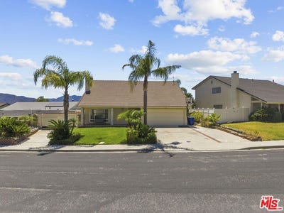 /international/us/15362-rhododendron-dr-santa-clarita-ca-110109918879/
