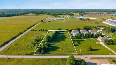 /international/us/redbud-street-rogersville-mo-110108627824/