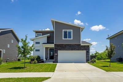 /international/us/1375-se-parkview-crossing-drive-waukee-ia-110100895222/