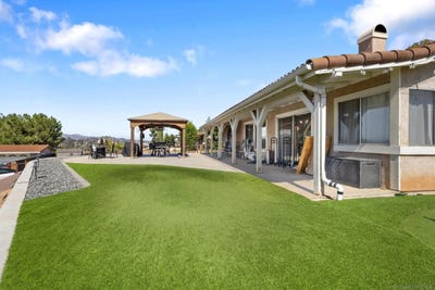 /international/us/1429-archwood-place-escondido-ca-110108499379/