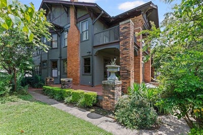 /international/us/4606-e-side-avenue-dallas-tx-110100943416/?lang=en