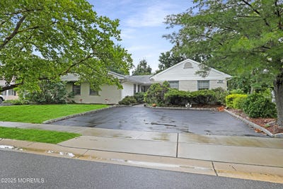 /international/us/4-dawn-way-aberdeen-nj-110100862993/?lang=en