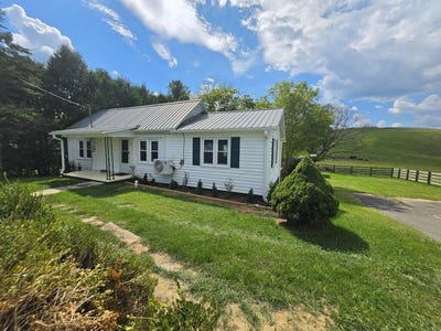 /international/us/308-kenbrook-dr-galax-va-110110238857/