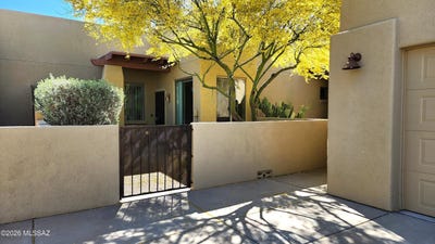 /international/us/7537-s-carver-lane-tucson-az-110106374853/
