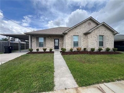 /international/us/2708-volpe-drive-chalmette-la-110107611358/