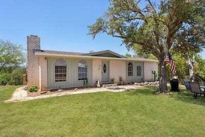 /international/us/731-w-mountain-view-trail-pipe-creek-tx-110109931477/