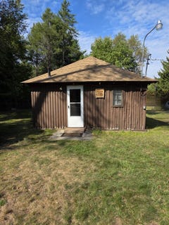 /international/us/1975-brown-rd-st-helen-mi-110102284628/