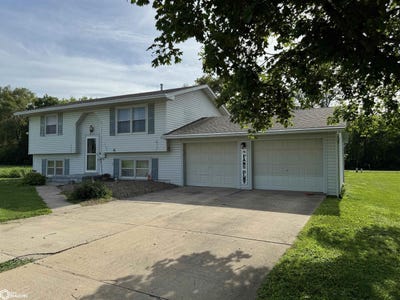 /international/us/1102-cherry-hills-drive-shenandoah-ia-110108977114/