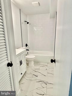/international/us/9-dennison-drive-east-windsor-nj-110100816033/