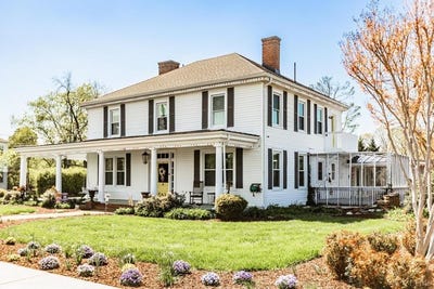 /international/us/151-burke-street-appomattox-va-110107203734/