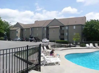 /international/us/1260-ski-view-drive-gatlinburg-tn-110104412524/